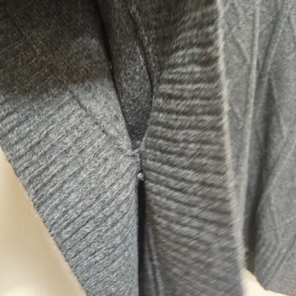 LOFT  NWT Gray M/L Gray Cable Knit Wool Blend warm Cozy turtle neck poncho Boho - Picture 8 of 12